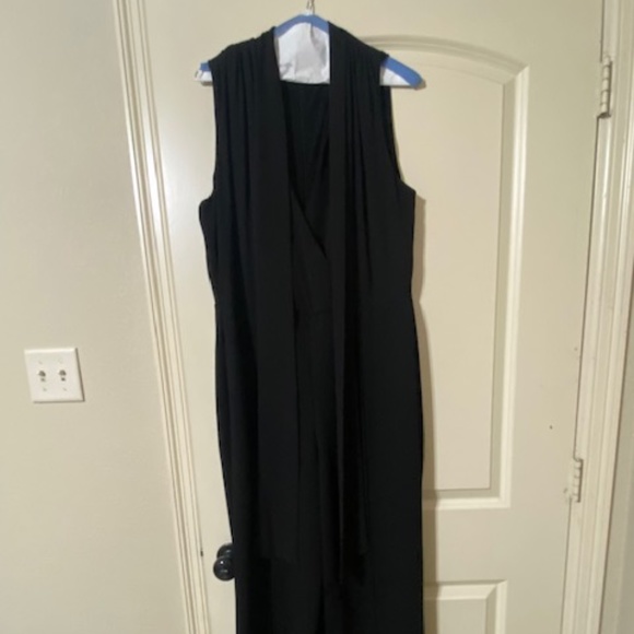 White House Black Market - Picture 1 of 5